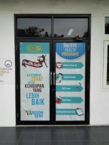 Sticker Oneway Vision Print Indoor + Instalasi - Gambar 2